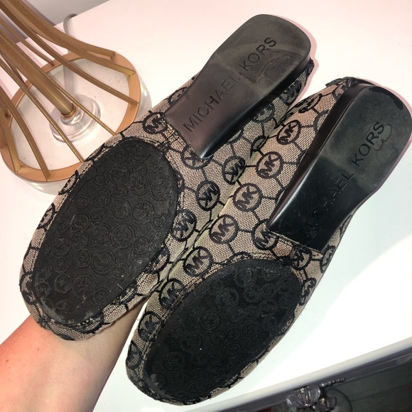 Authentic Michael Kors Flats - Picture 5 of 6